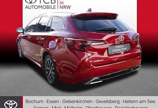 Neu Toyota Corolla 180 PS (132 kW) 2025 Rot Kombi