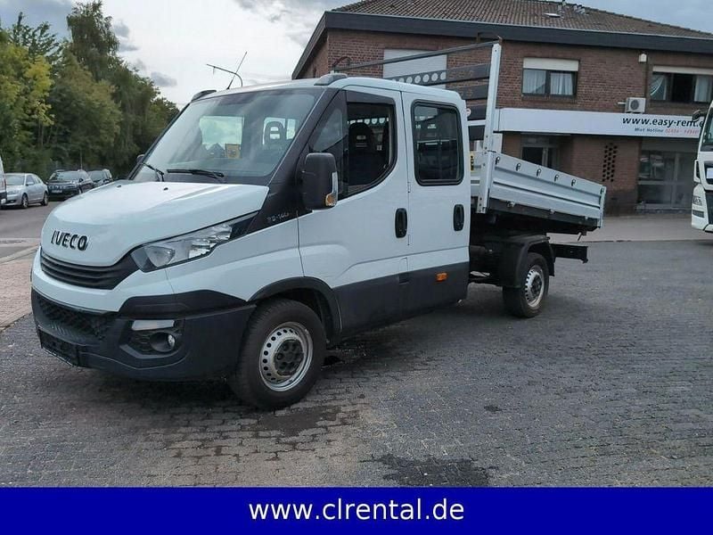 Weiß Gebraucht 2018 Iveco Daily Van / Kleinbus | 20.111 € (Teuer) - Bild 1/4
