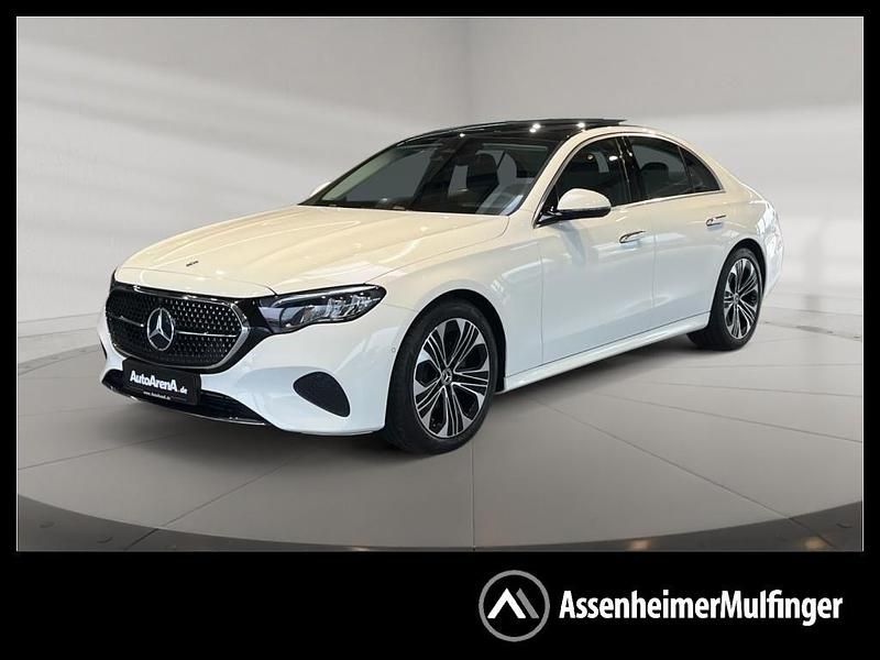 Weiß Gebraucht 2024 Mercedes E200 Avantgarde Limousine | 47.804 € (Fairer Preis) - Bild 1/4