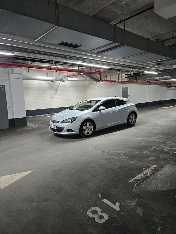 Gebraucht Opel Astra GTC Active 165 PS (121 kW) 2013 Grau Limousine