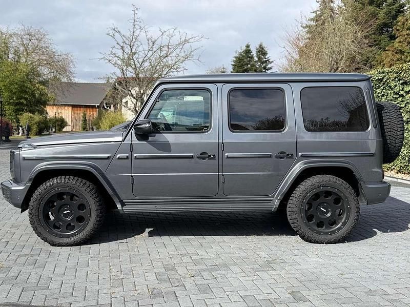 Gebraucht Mercedes G400 AMG 330 PS (242 kW) 2023 Grau SUV