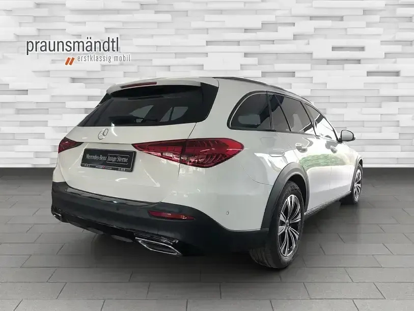 Gebraucht Mercedes C200 Avantgarde 204 PS (150 kW) 2022 Unilack polarweiß Limousine