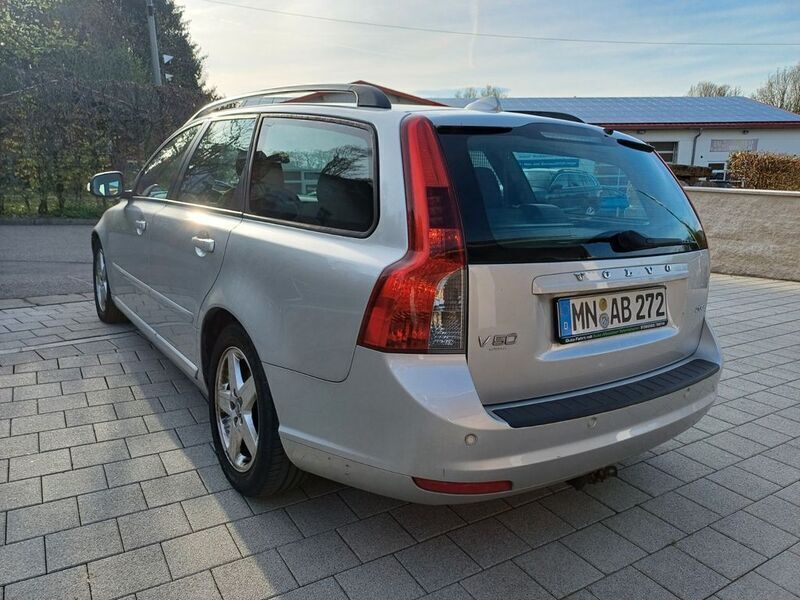 Gebraucht Volvo V50 Momentum 136 PS (100 kW) 2009 Silber Kombi