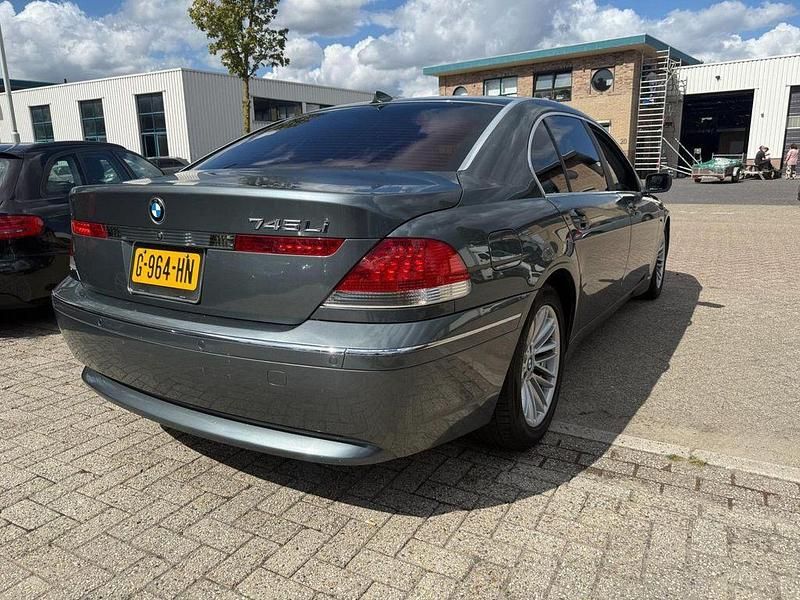 Gebraucht BMW 745L 333 PS (244 kW) 2002 Grau Limousine