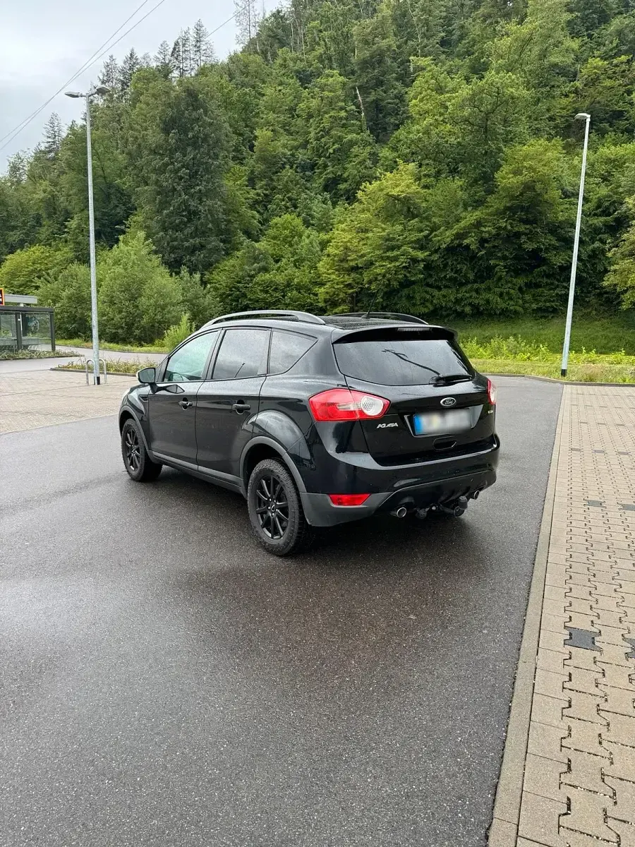 Gebraucht Ford Kuga 163 PS (119 kW) 2010 Schwarz SUV