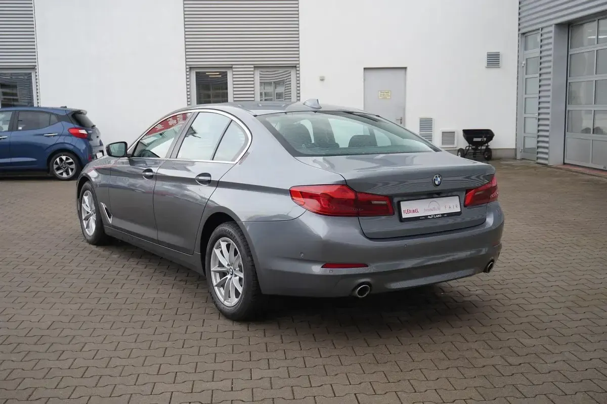 Używany BMW 520 190 KM (139 kW) 2020 Szary Sedan/Limuzyna