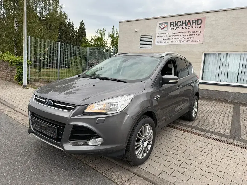 Gebraucht Ford Kuga Titanium 150 PS (110 kW) 2014 Grau SUV