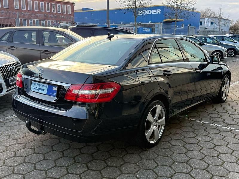 Gebraucht Mercedes E300 Avantgarde 231 PS (169 kW) 2013 Schwarz Limousine