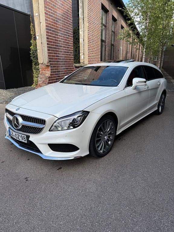 Weiß Gebraucht 2015 Mercedes CLS500 Shooting Brake Kombi | 35.499 € - Bild 1/4