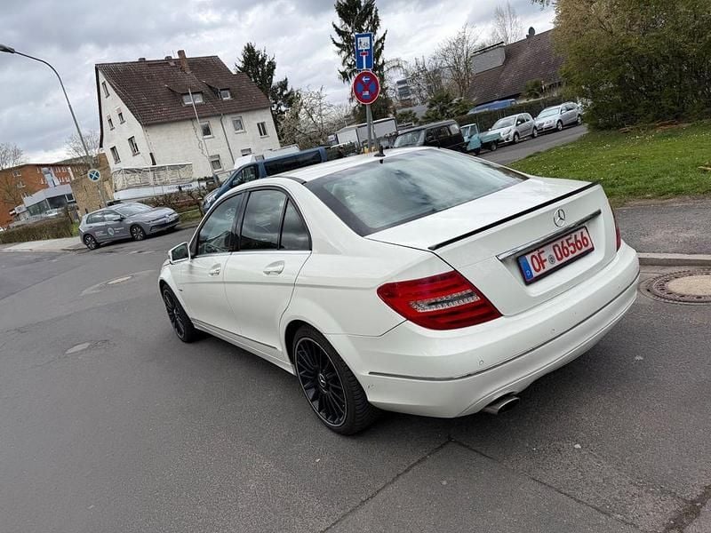 Gebraucht Mercedes C220 170 PS (125 kW) 2012 Weiß Limousine