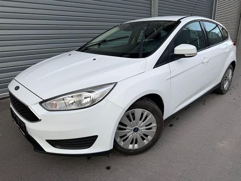Gebraucht Ford Focus 125 PS (91 kW) 2017 Weiß Limousine