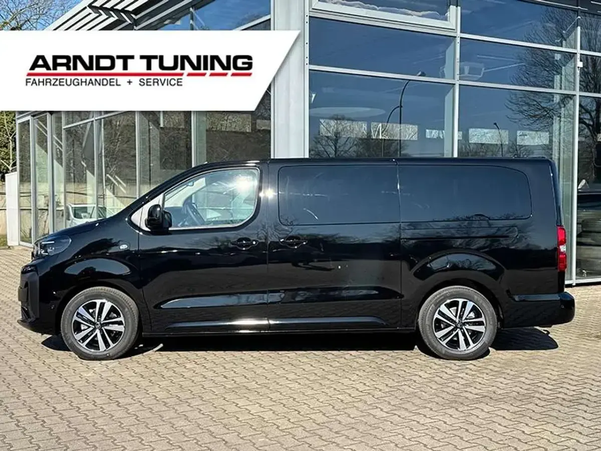 Gebraucht Citroën Spacetourer 177 PS (130 kW) 2025 Schwarz perla nera met.lack Van / Kleinbus