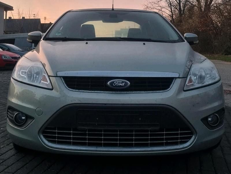 Gebraucht Ford Focus 145 PS (106 kW) 2010 Grau Limousine