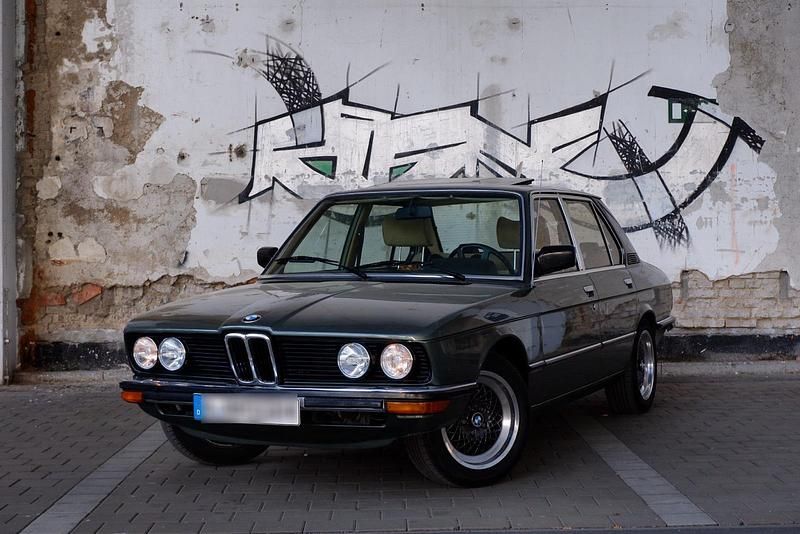 Gebraucht BMW 518 90 PS (66 kW) 1980 Grün Limousine