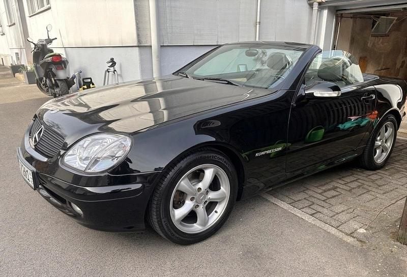 Gebraucht Mercedes SLK200 163 PS (119 kW) 2002 Schwarz Cabrio