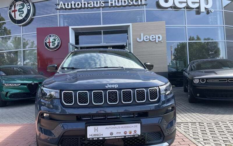 Blau Gebraucht 2022 Jeep Compass Limited SUV | 32.450 € - Bild 1/4