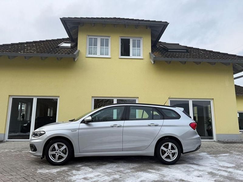 Gebraucht Fiat Tipo Lounge 120 PS (88 kW) 2017 Silber Limousine
