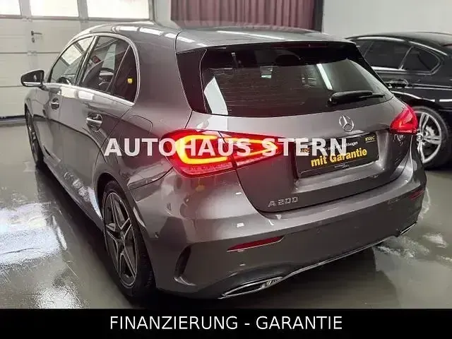 Gebraucht Mercedes A200 AMG 163 PS (119 kW) 2018 Mountaingrau (metallic) Limousine