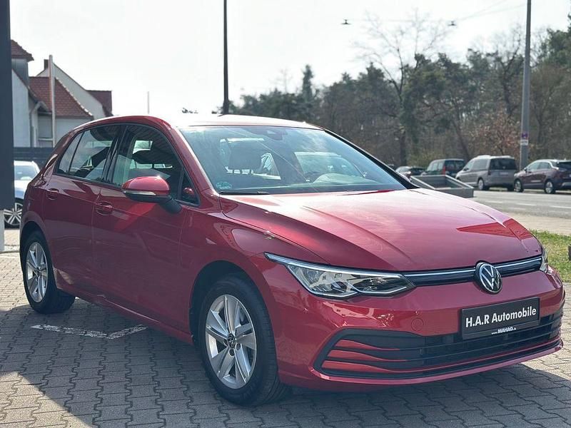 Używany VW Golf VIII 150 KM (110 kW) 2022 Czerwony Sedan/Limuzyna