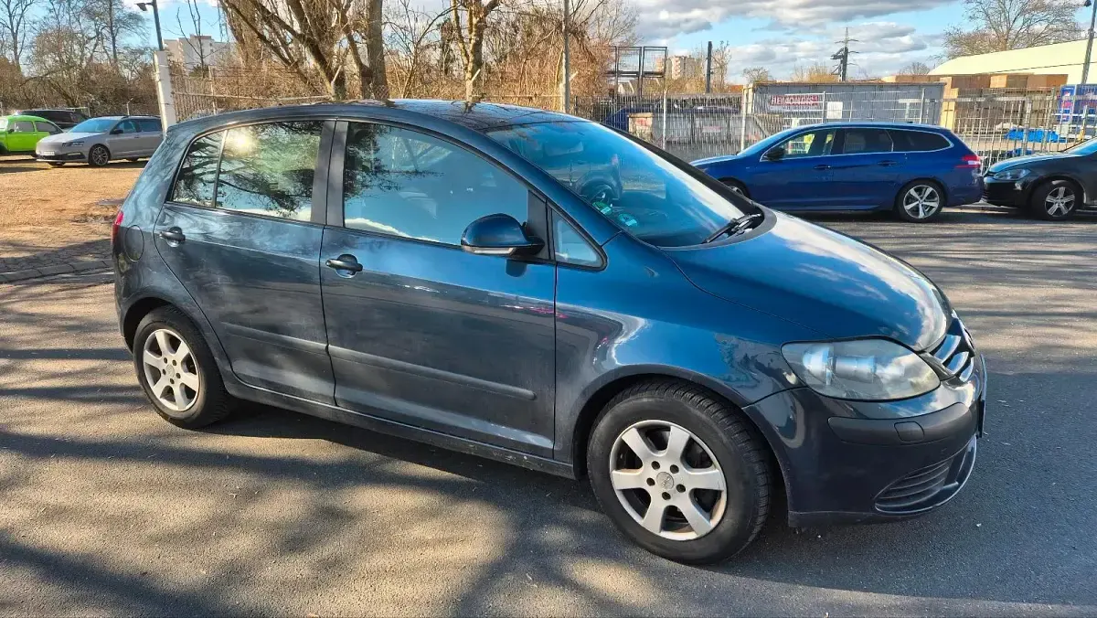 Gebraucht VW Golf IV 116 PS (85 kW) 2005 Blau Kleinwagen