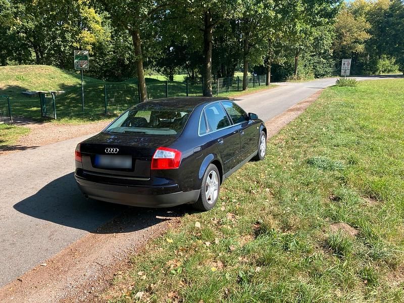 Gebraucht Audi A4 131 PS (96 kW) 2001 Blau Limousine