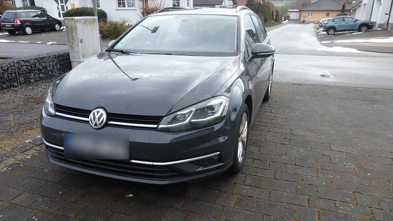 Gebraucht VW Golf VII 116 PS (85 kW) 2019 Grau Kombi
