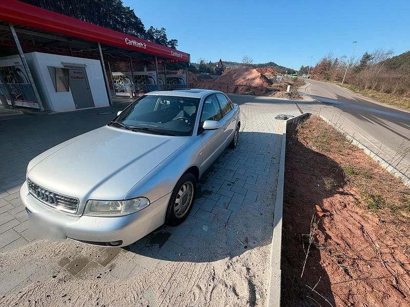 Gebraucht Audi A4 Design 125 PS (91 kW) 1999 Silber Limousine