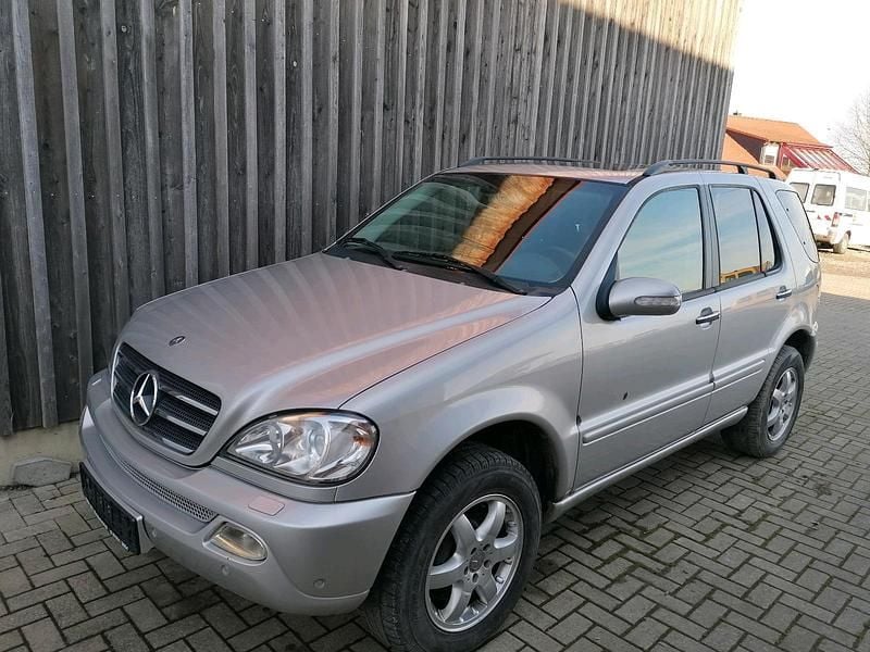 Gebraucht Mercedes ML400 250 PS (183 kW) 2004 Silber SUV