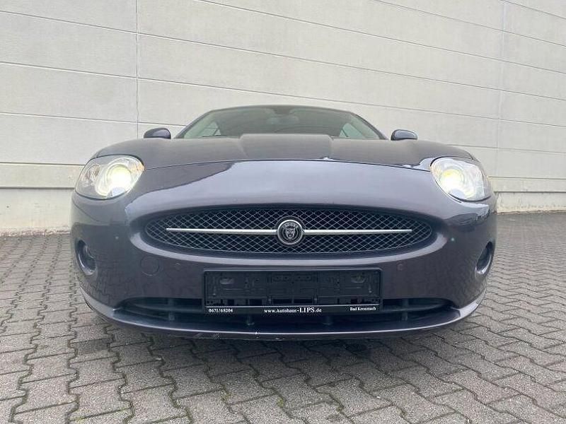 Gebraucht Jaguar XK 258 PS (189 kW) 2007 Pearl grey . Coupé