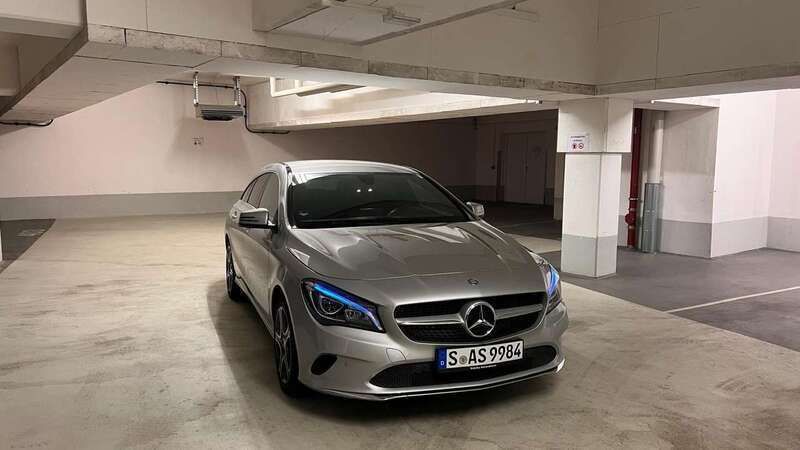 Grau Gebraucht 2016 Mercedes CLA180 Limousine | 12.200 € (Fairer Preis) - Bild 1/4
