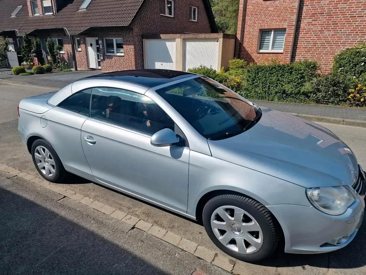 Używany VW Eos 150 KM (110 kW) 2009 Srebrny Kabriolet