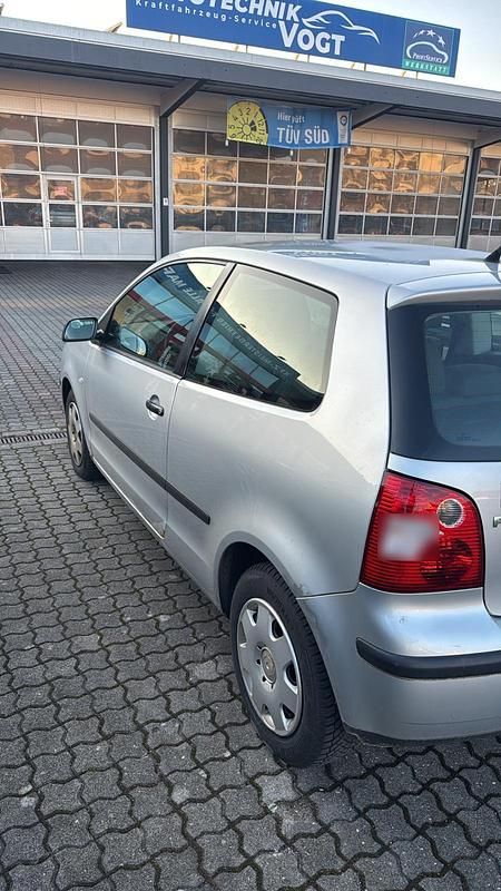 Gebraucht VW Polo 54 PS (39 kW) 2004 Silber Kleinwagen