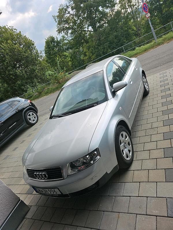 Silber Gebraucht 2001 Audi A4 Limousine | 1.999 € (Fairer Preis) - Bild 1/4