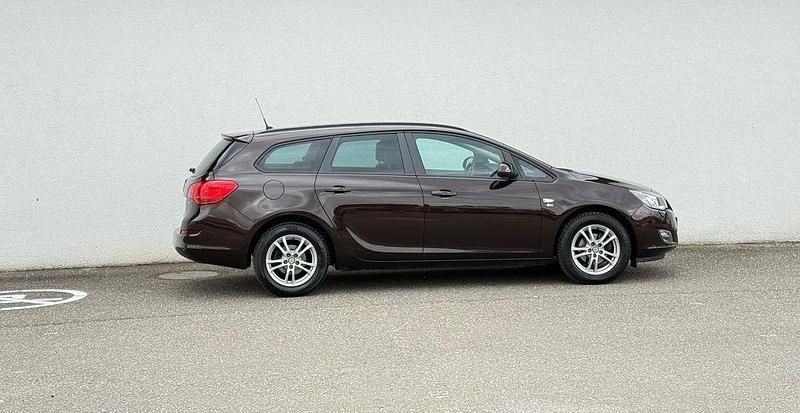 Gebraucht Opel Astra 140 PS (102 kW) 2012 Braun Kombi