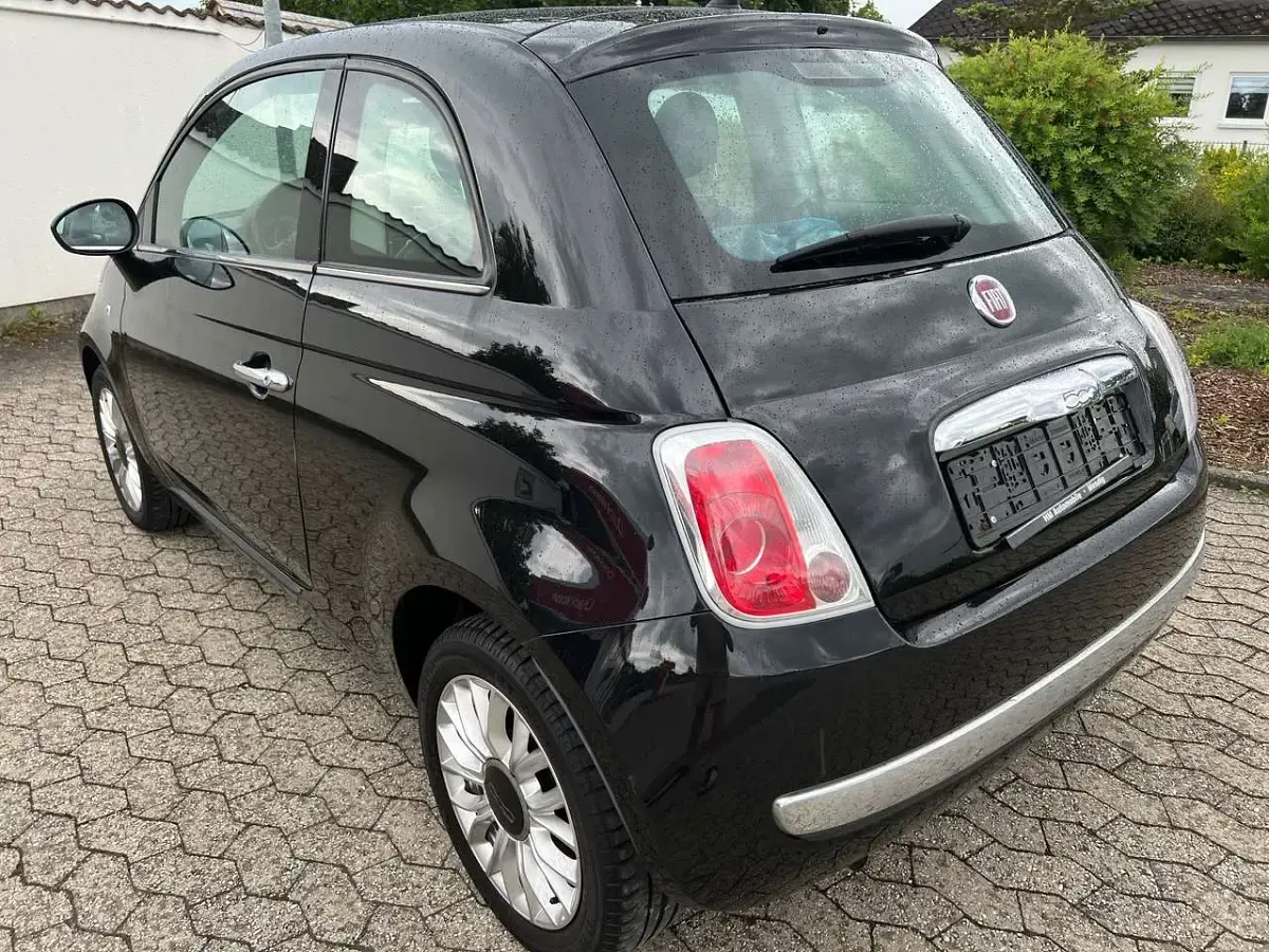 Gebraucht Fiat 500 Lounge 69 PS (50 kW) 2015 Colore esterno vesuvio schwarz Kleinwagen
