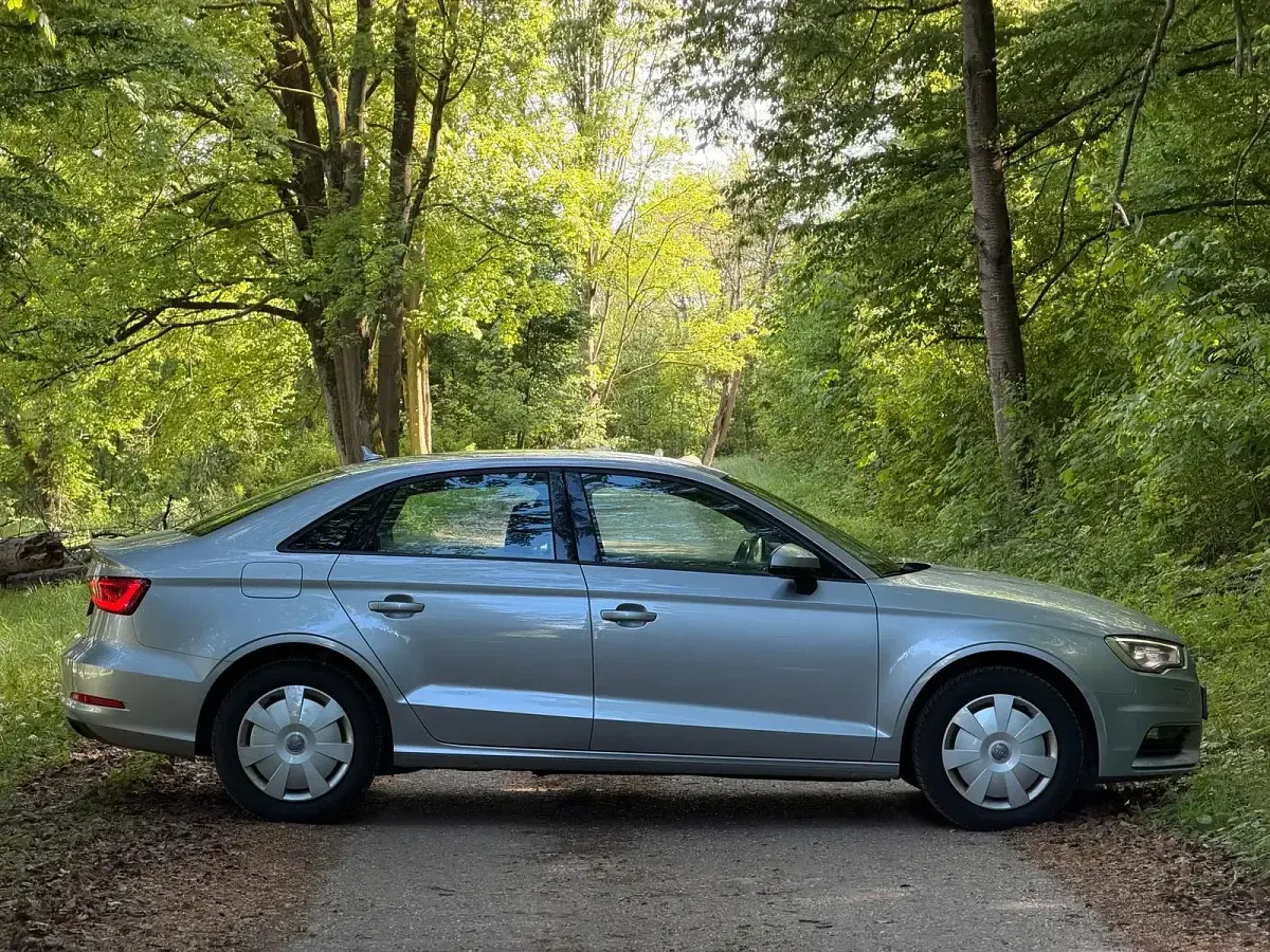 Second-hand Audi A3 150 CP (110 kW) 2016 Argintiu Berlinǎ