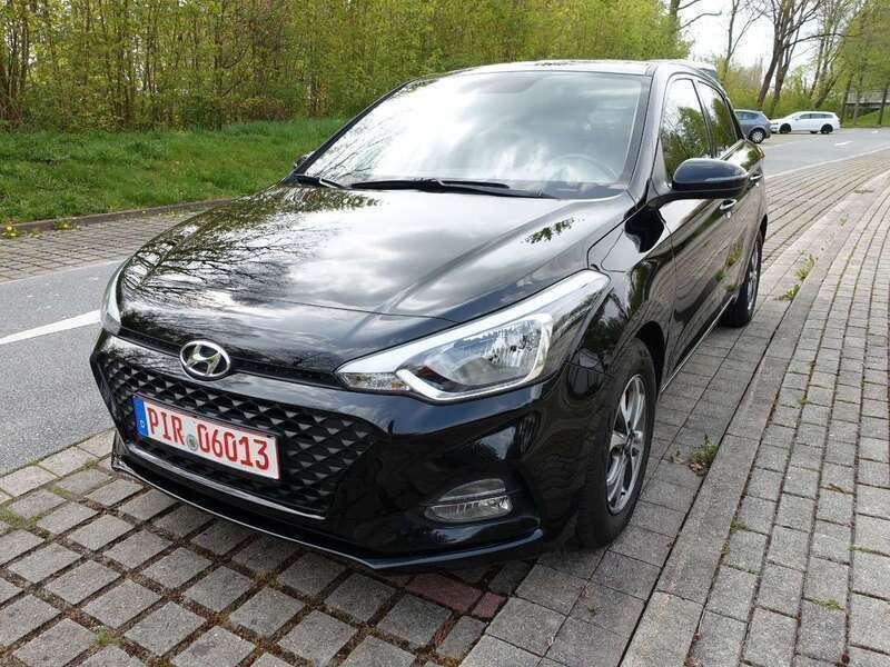 Phantom black. / mic Gebraucht 2020 Hyundai i20 Advantage Kleinwagen | 12.390 € (Guter Preis) - Bild 1/4