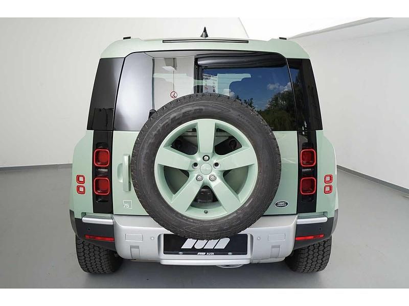 Gebraucht Land Rover Defender 75th Limited Edition 304 PS (223 kW) 2024 Grasmere green