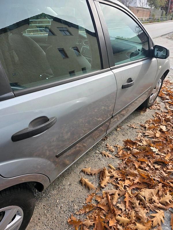 Gebraucht Ford Focus 113 PS (83 kW) 2005 Grau Limousine