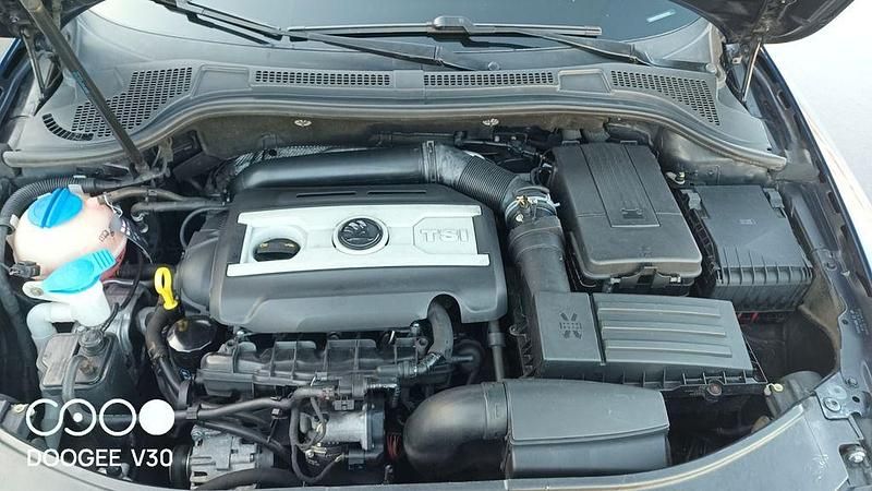 Gebraucht Skoda Superb Active 160 PS (117 kW) 2014 Blau Kombi