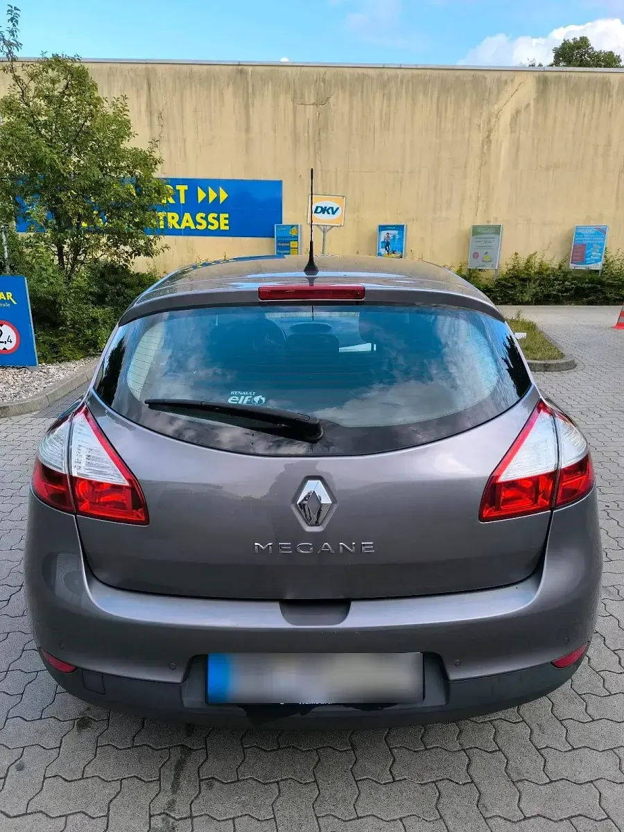 Gebraucht Renault Mégane III 110 PS (80 kW) 2010 Grau Limousine