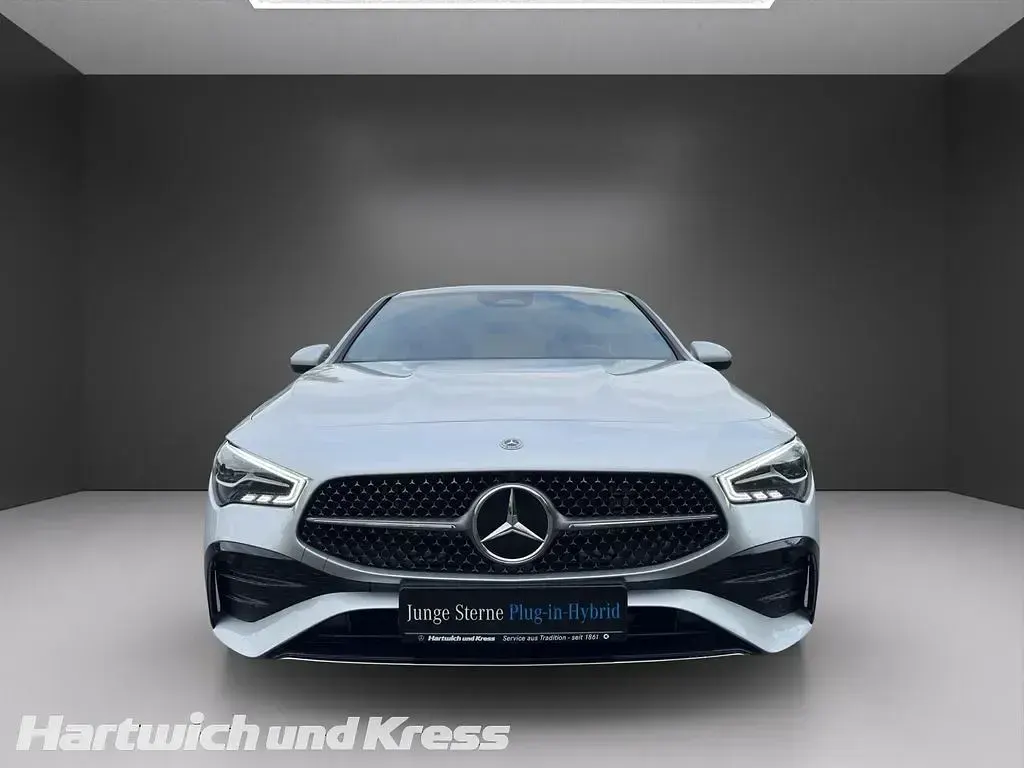 Gebraucht Mercedes CLA250e AMG line 218 PS (160 kW) 2024 Iridiumsilber  lack Coupé