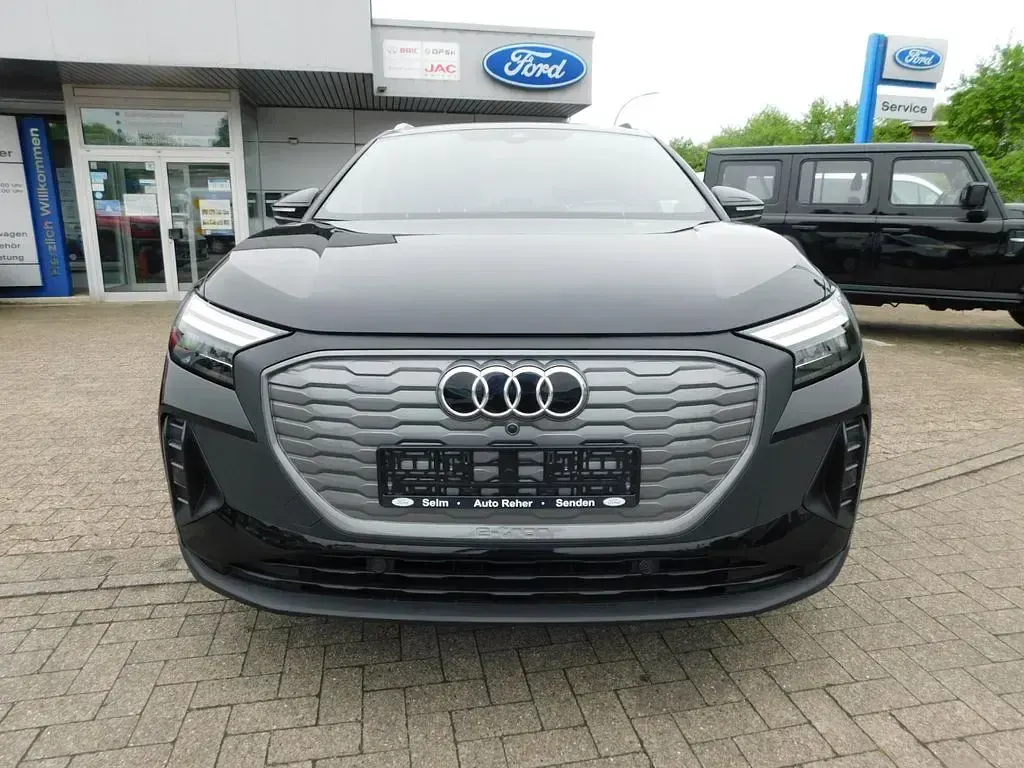 Second-hand Audi Q4 e-tron 125 kW (170 CP) 2022 Negru SUV