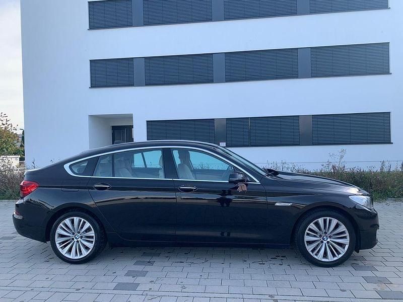 Schwarz Gebraucht 2014 BMW 520 Gran Turismo Luxury Line Limousine | 13.399 € (Superpreis) - Bild 1/4