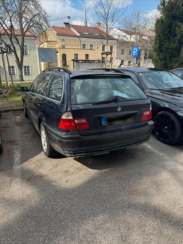 Gebraucht BMW 320 170 PS (125 kW) 2002 Blau Kombi