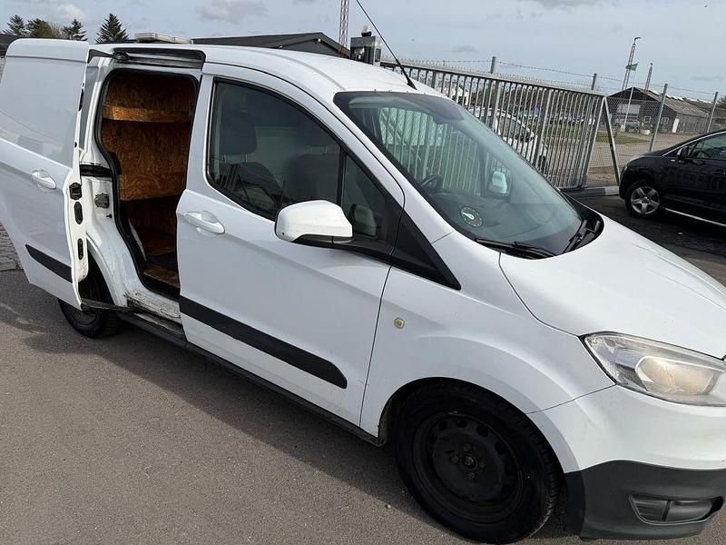 Gebraucht Ford Transit Trend 95 PS (69 kW) 2018 Weiß Van / Kleinbus