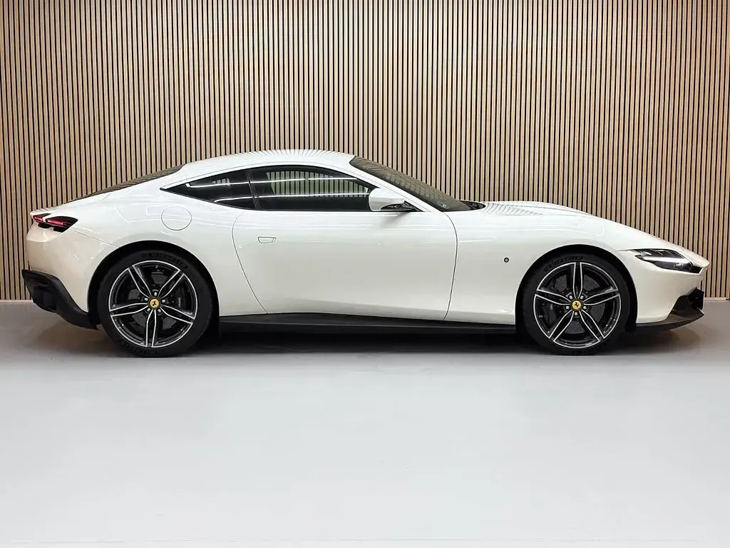 Gebraucht Ferrari Roma 620 PS (456 kW) 2021 Bianco avus Coupé