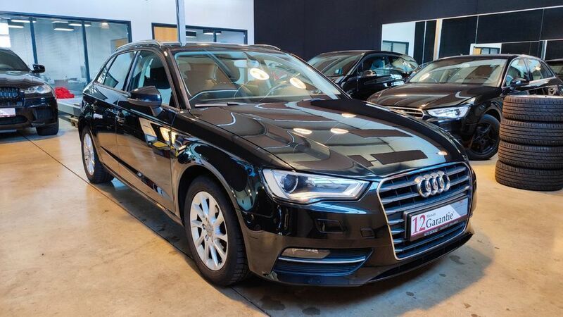 Schwarz Gebraucht 2013 Audi A3 Sportback Attraction Limousine | 9.960 € (Etwas zu teuer) - Bild 1/4