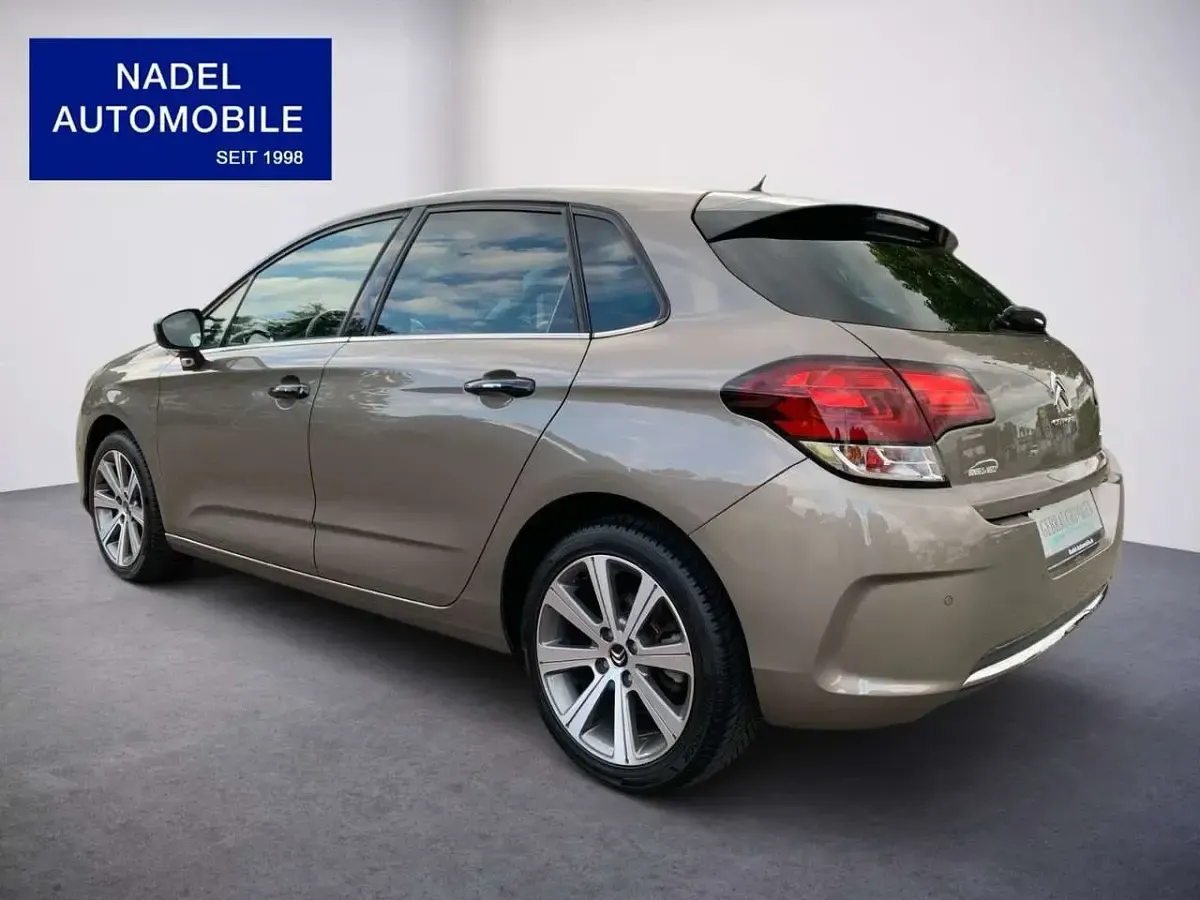 Gebraucht Citroën C4 Shine 131 PS (96 kW) 2017 Grau Limousine