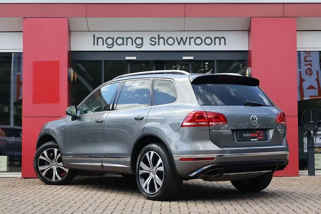 Gebraucht VW Touareg R-line 262 PS (192 kW) 2016 Grau SUV